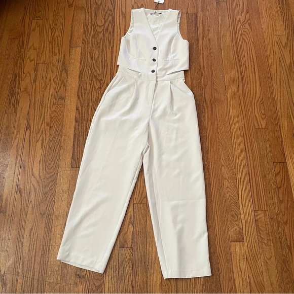 Zara Cream CUT OUT VEST JUMPSUIT NWT Size Medium - Picture 4 of 5